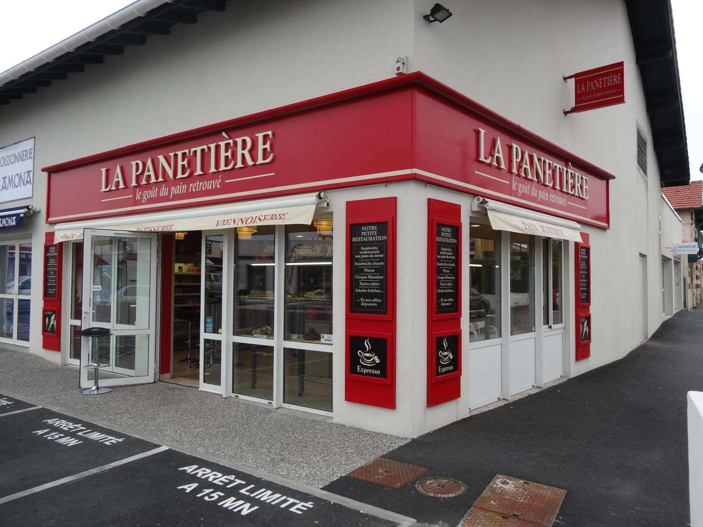 Vendeuse en boulangerie